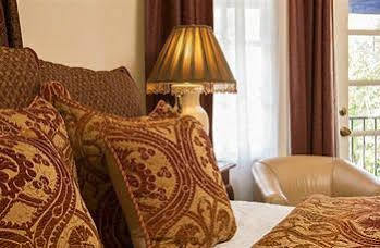 מרפיס The Victoria Inn מראה חיצוני תמונה